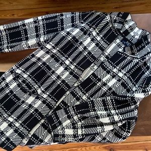 Beautiful Houndstooth Cardigan